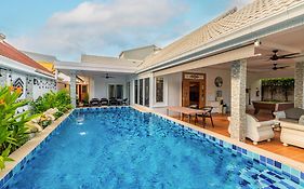 Pattaya Private Villa - Pool,Sauna,Snooker,Bbq